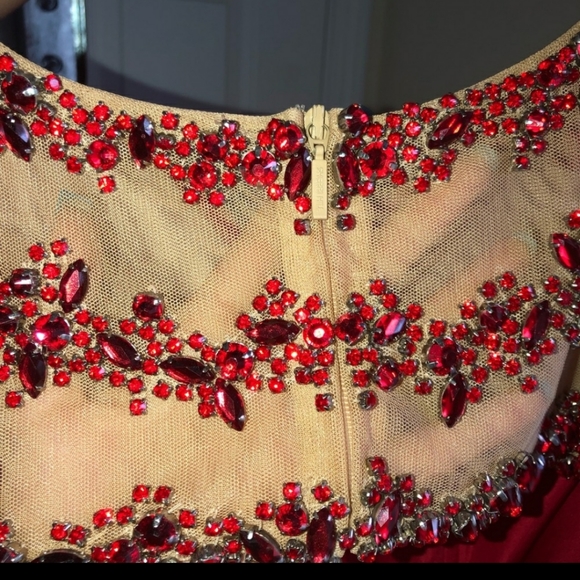 Red Sherri Hill Formal or Prom Dress size 0 - Picture 4 of 6